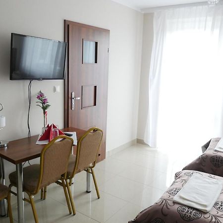 Aparthotel Belweder à Porosły Extérieur photo