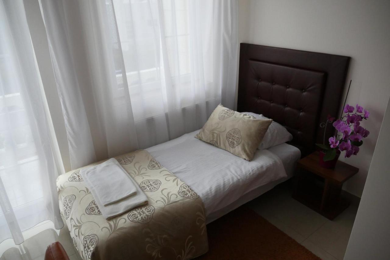 Aparthotel Belweder à Porosły Extérieur photo