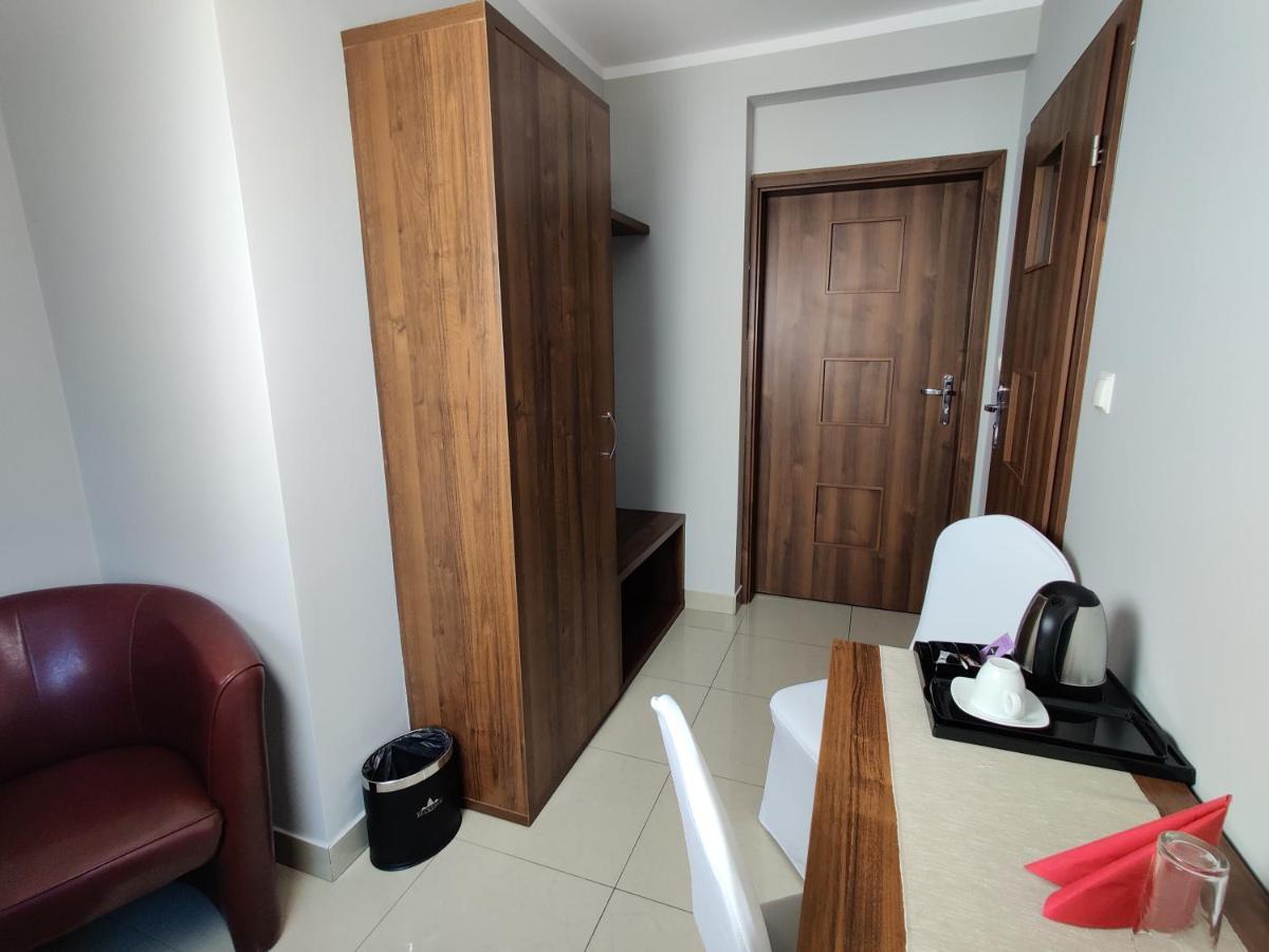 Aparthotel Belweder à Porosły Extérieur photo