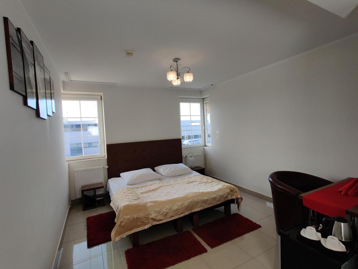 Aparthotel Belweder à Porosły Extérieur photo