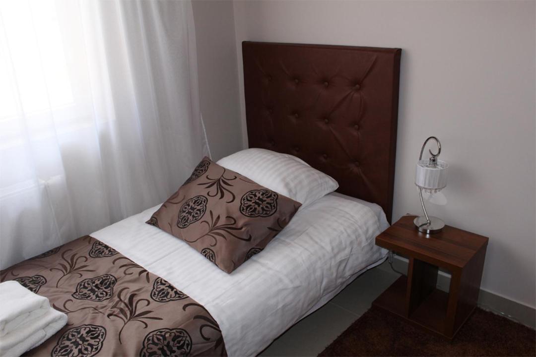 Aparthotel Belweder à Porosły Extérieur photo