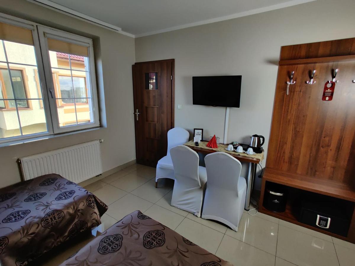 Aparthotel Belweder à Porosły Extérieur photo