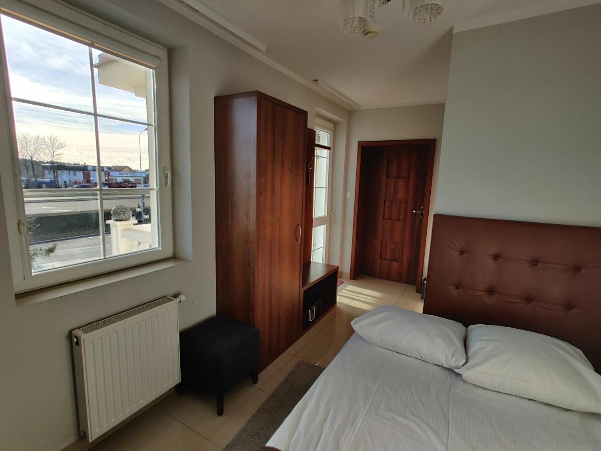 Aparthotel Belweder à Porosły Extérieur photo