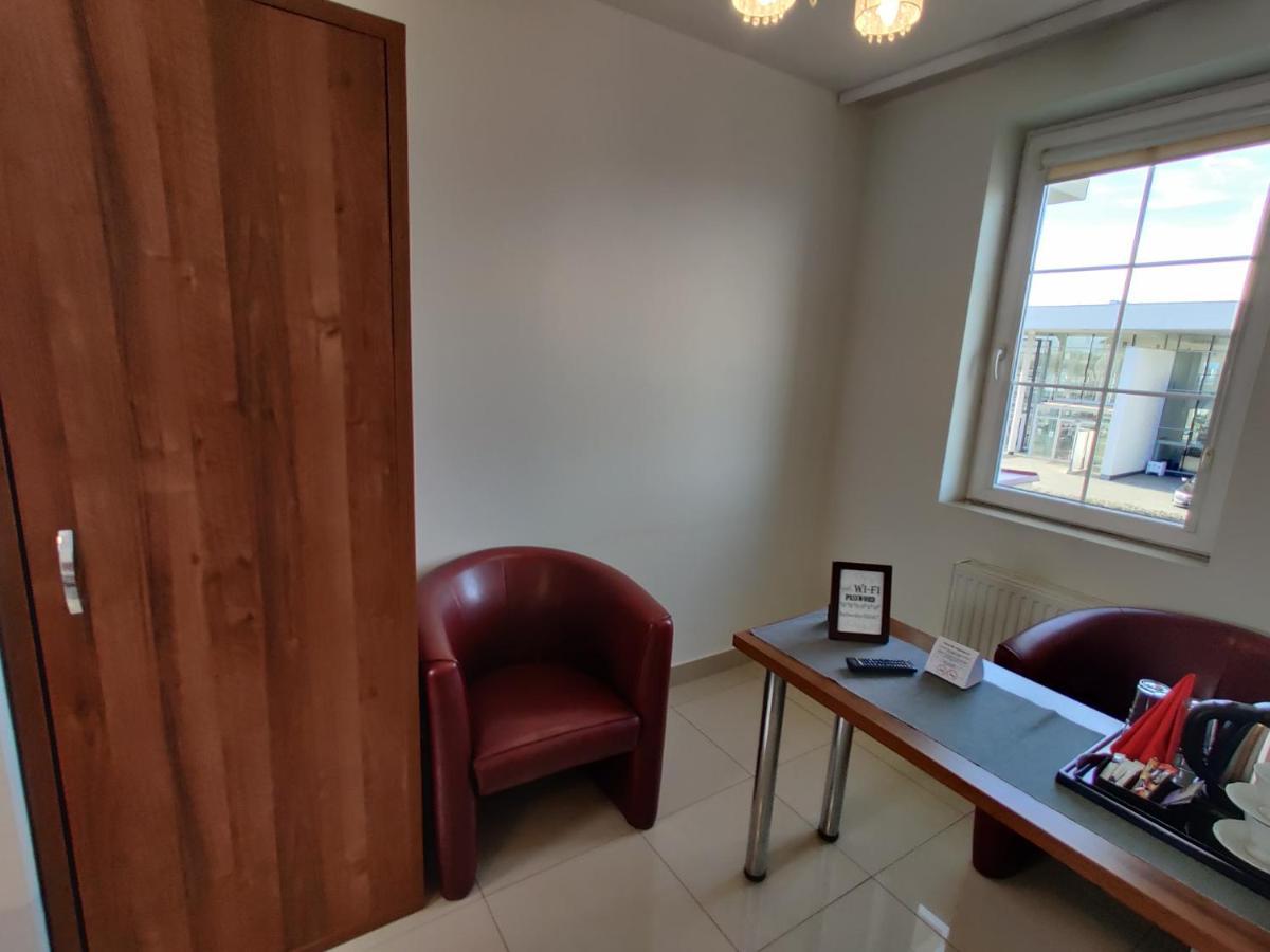 Aparthotel Belweder à Porosły Extérieur photo