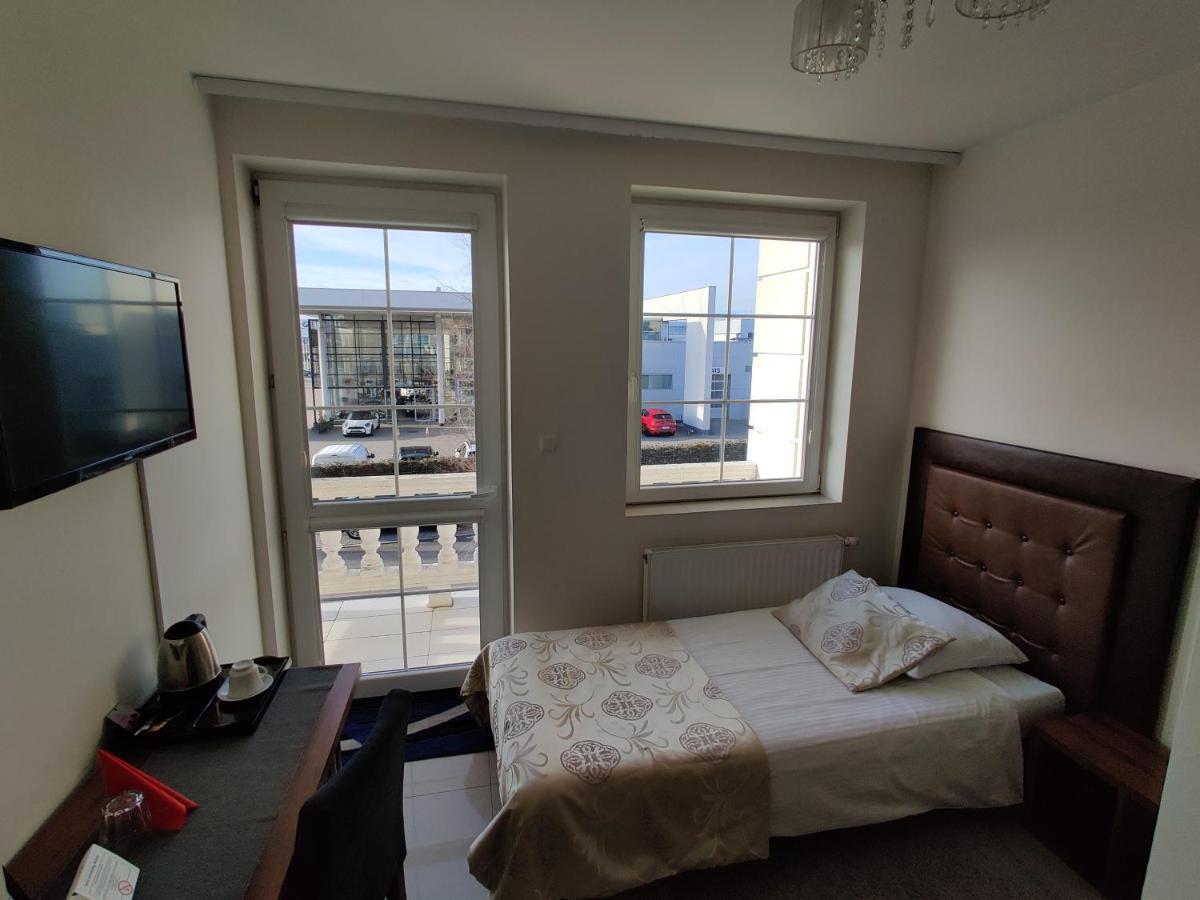 Aparthotel Belweder à Porosły Extérieur photo