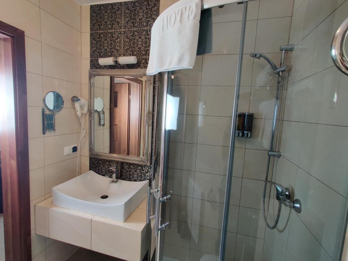 Aparthotel Belweder à Porosły Extérieur photo