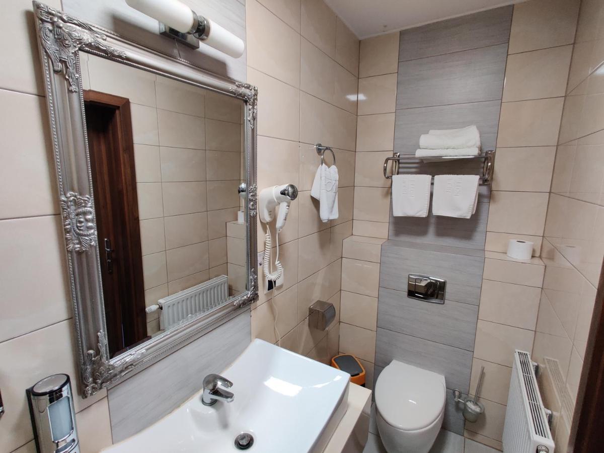 Aparthotel Belweder à Porosły Extérieur photo