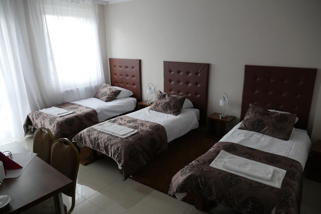 Aparthotel Belweder à Porosły Chambre photo