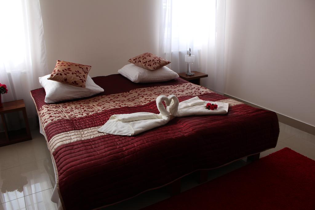 Aparthotel Belweder à Porosły Chambre photo