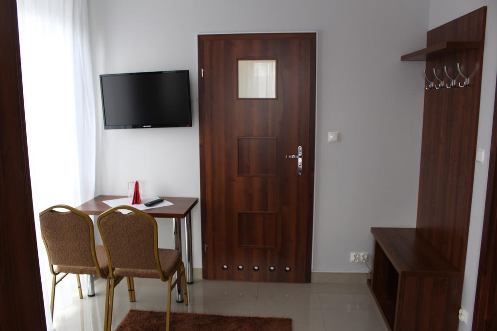 Aparthotel Belweder à Porosły Chambre photo