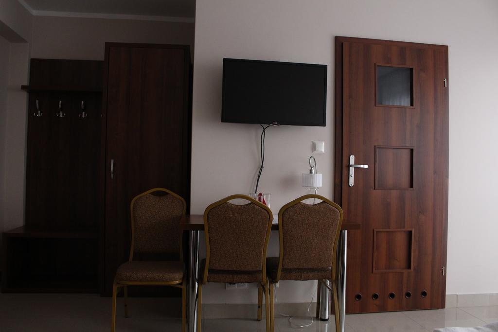 Aparthotel Belweder à Porosły Chambre photo