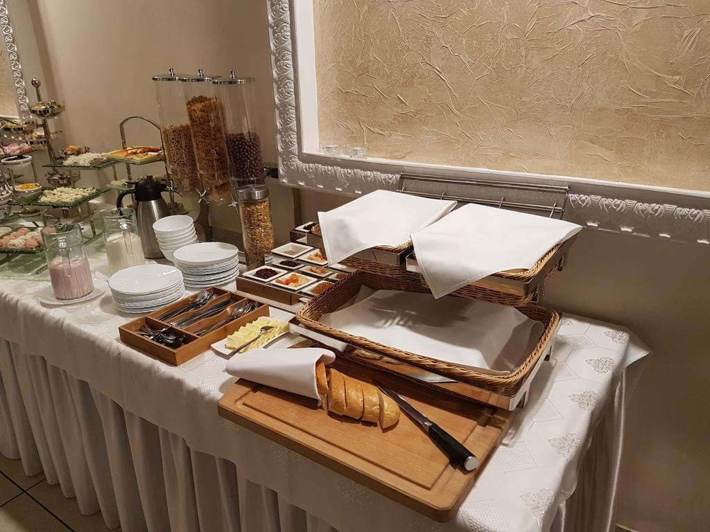 Aparthotel Belweder à Porosły Extérieur photo