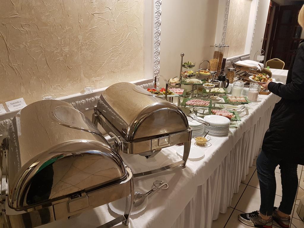 Aparthotel Belweder à Porosły Extérieur photo
