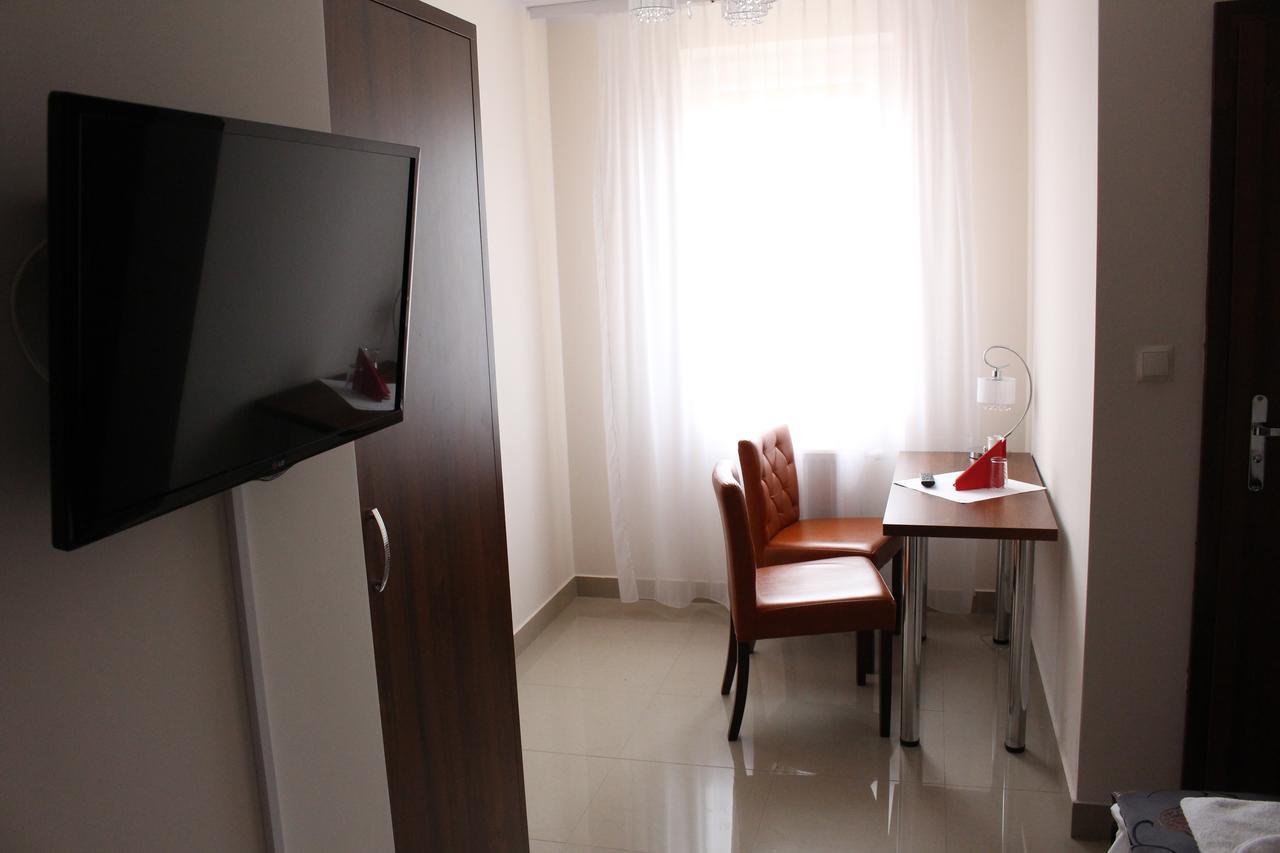 Aparthotel Belweder à Porosły Extérieur photo
